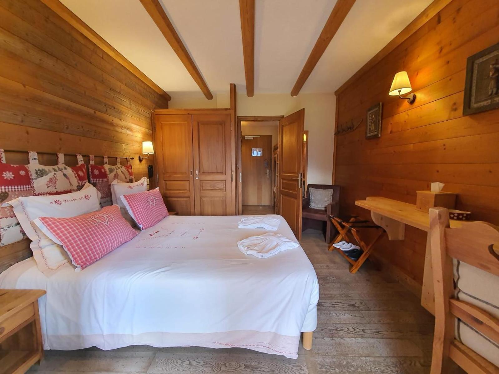 Hotel-Spa Le Morillon Charme & Caractere מראה חיצוני תמונה